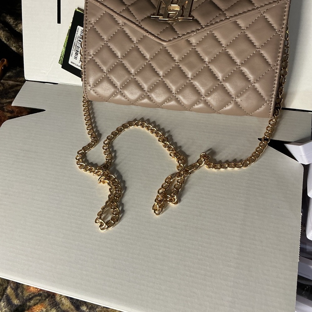 Badgley Mischka Quilted Taupe Crossbody Bag Gold Chain NWT Vegan Leather - Picture 6 of 12